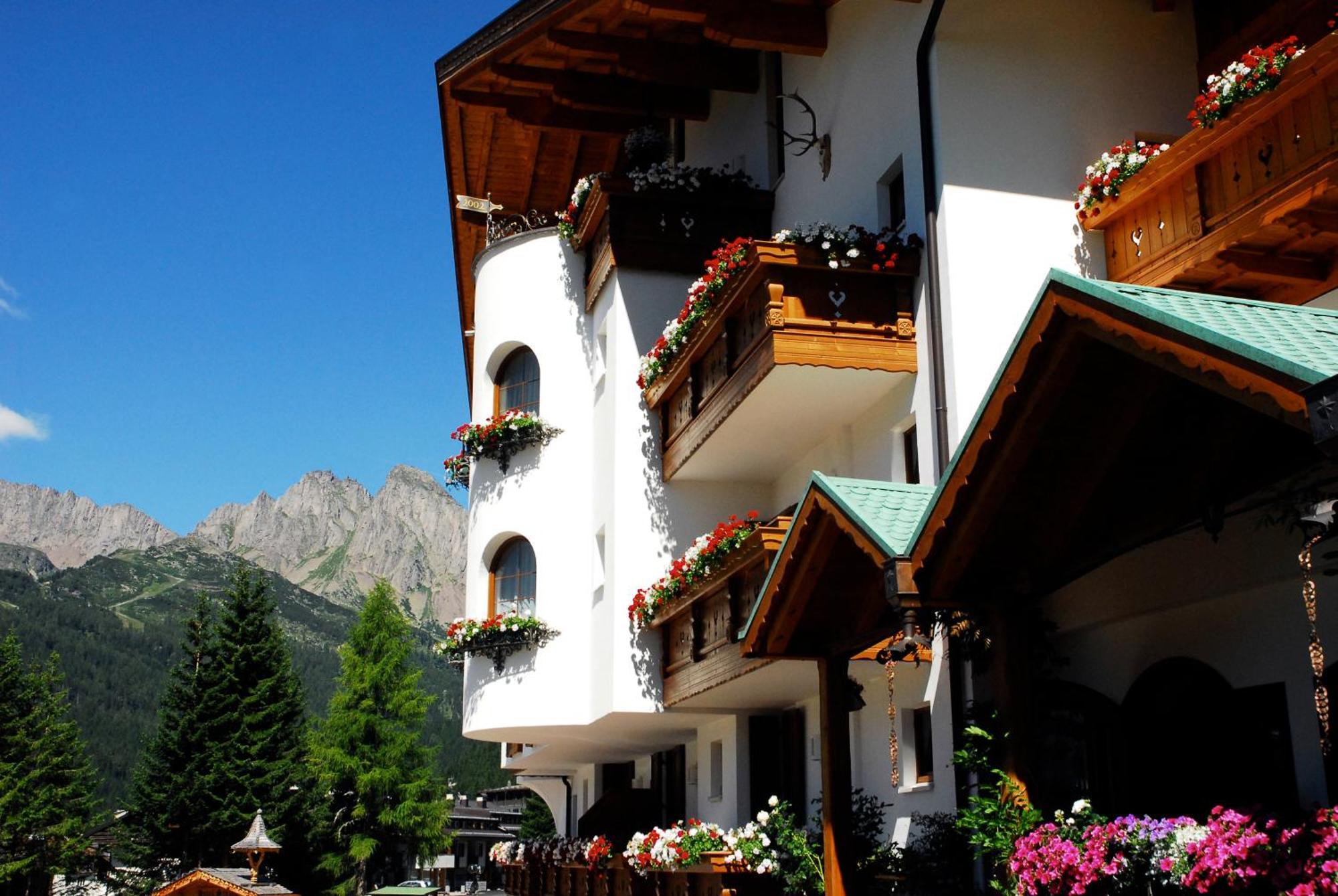 Hotel Stalon San Martino Di Castrozza Esterno foto